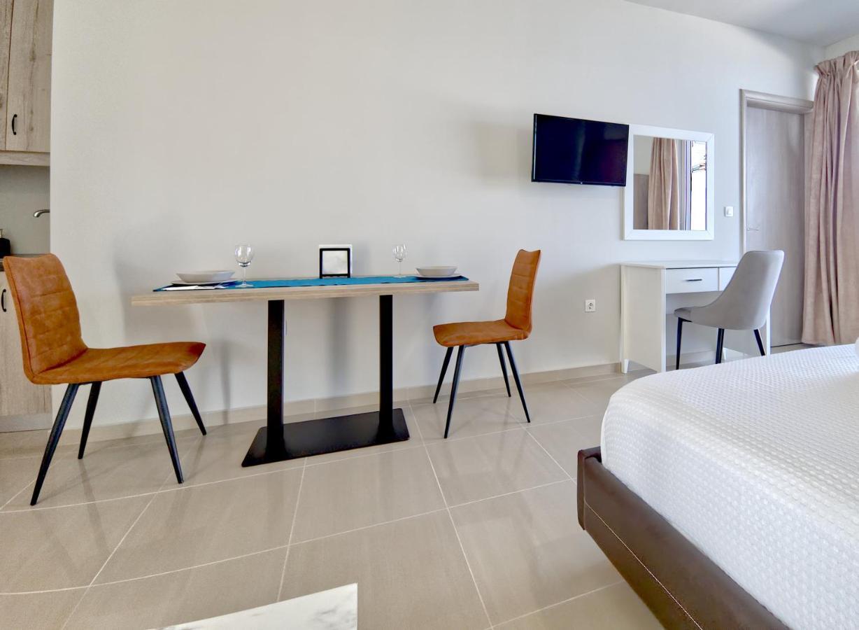 Epipleon Luxury Suites -105- Δωμάτιο 35Τμ Με Βεράντα 35Τμ Μπροστά Στη Θάλασσα Nafpaktos Luaran gambar